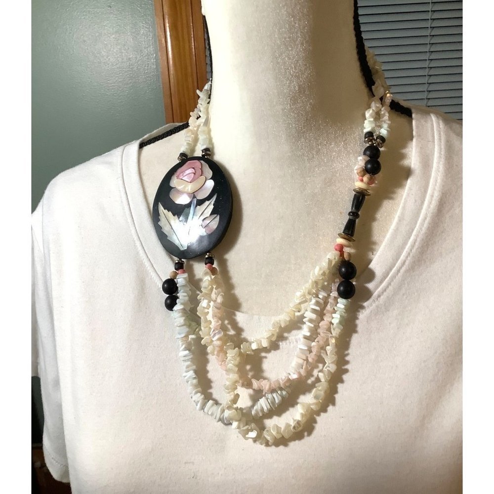 Mother-of-Pearl Cameo & Shell Necklace -- 20"